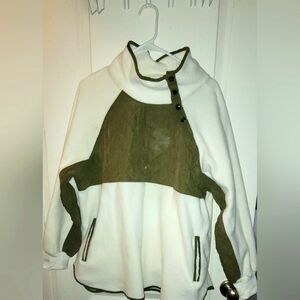 Beige & olive green sweater